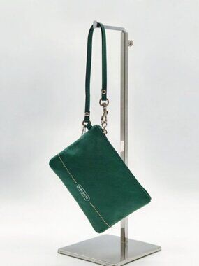 NWT Coach Green Leather Wristlet Zip Pouch Wallet Clutch